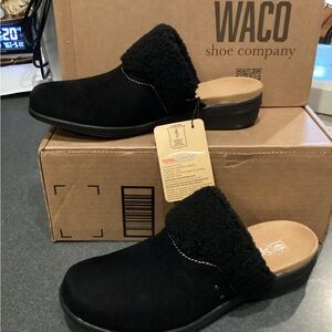 Women's Waco Black Slip-On Shoes